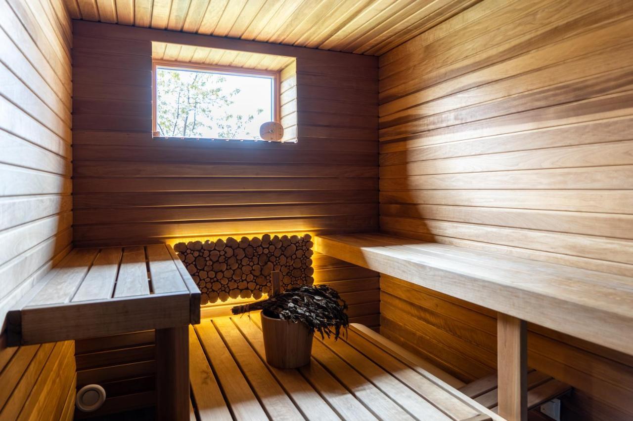 Cosy Family Guesthouse With Sauna And Garden Kuressaare Eksteriør bilde