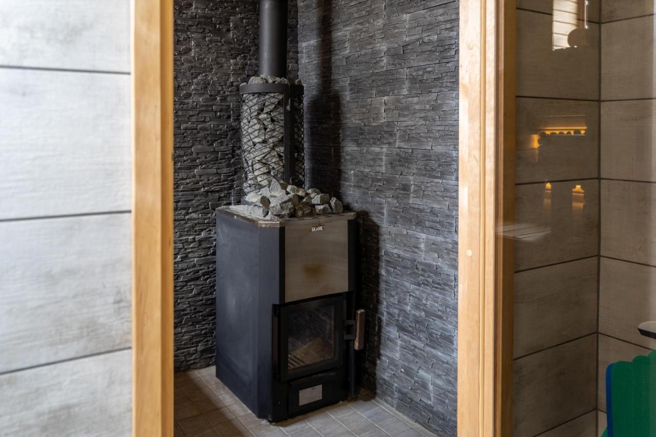 Cosy Family Guesthouse With Sauna And Garden Kuressaare Eksteriør bilde
