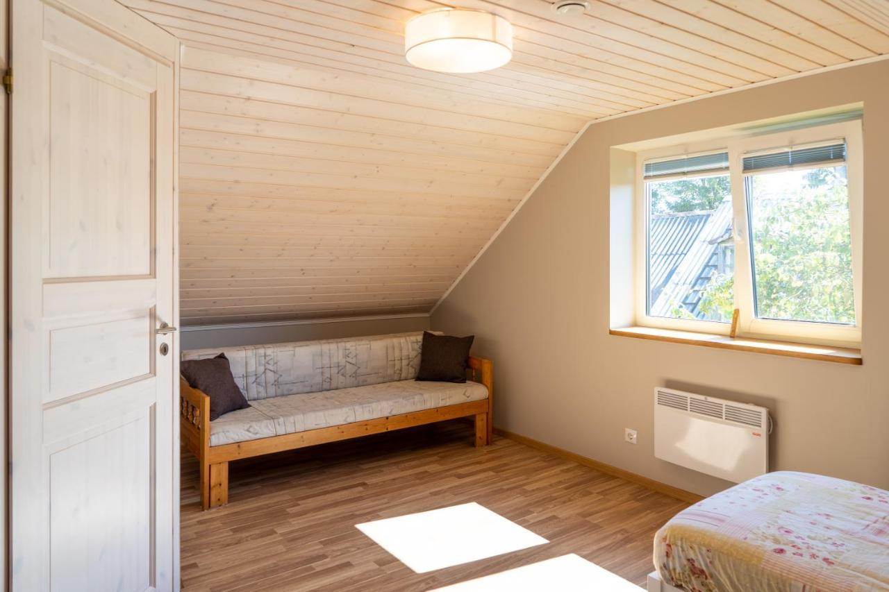 Cosy Family Guesthouse With Sauna And Garden Kuressaare Eksteriør bilde