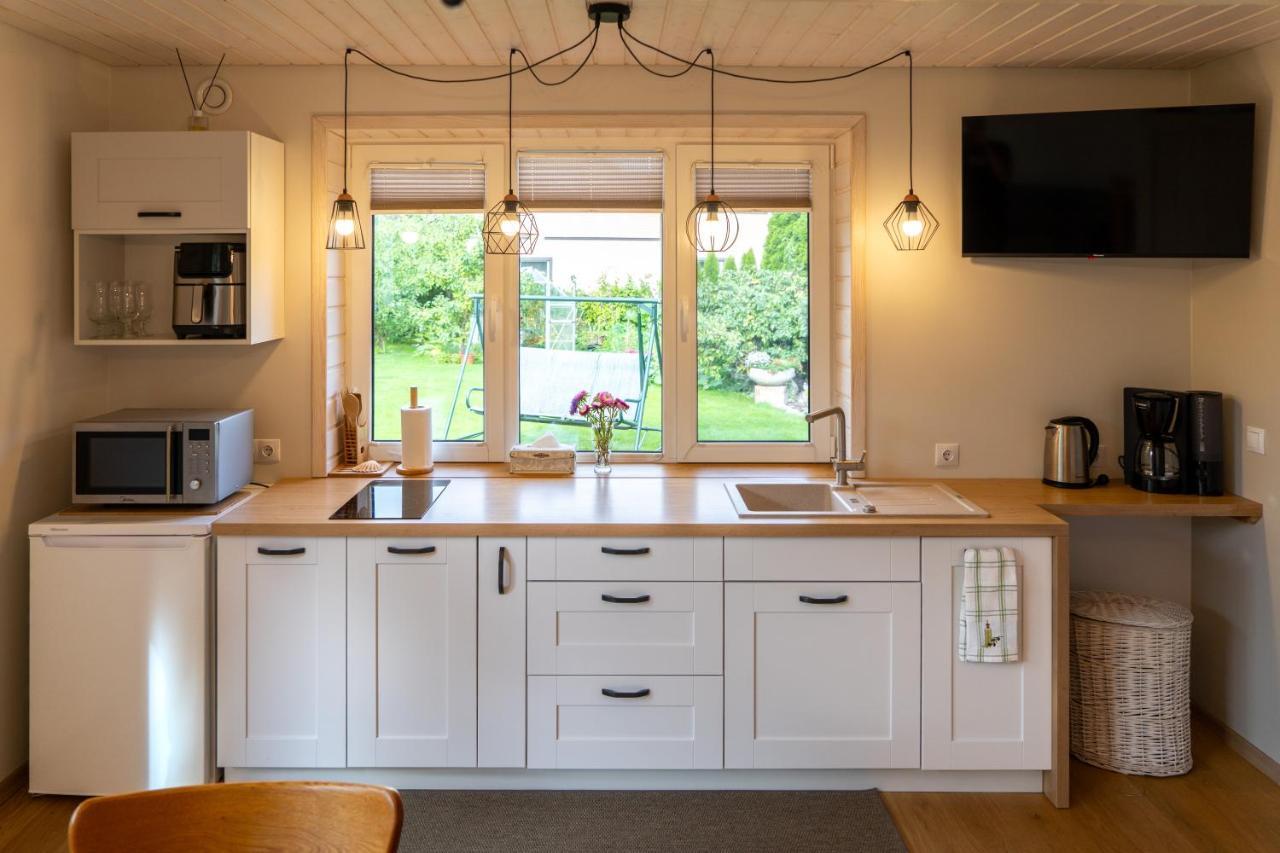 Cosy Family Guesthouse With Sauna And Garden Kuressaare Eksteriør bilde